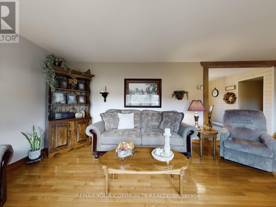 30 GRANT DRIVE, Kawartha Lakes (Oakwood)