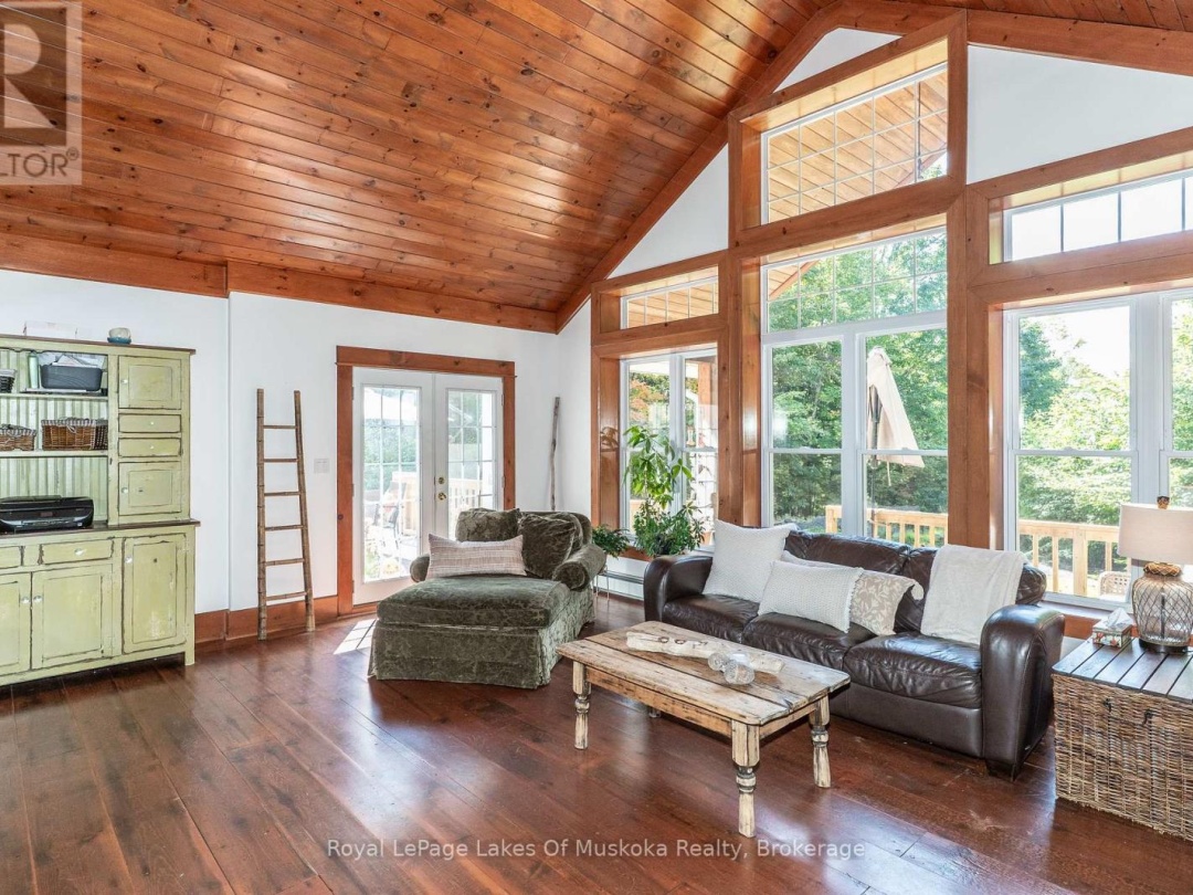 1080 WALKERS GLENN CRESCENT, Lake of Bays (Sinclair)