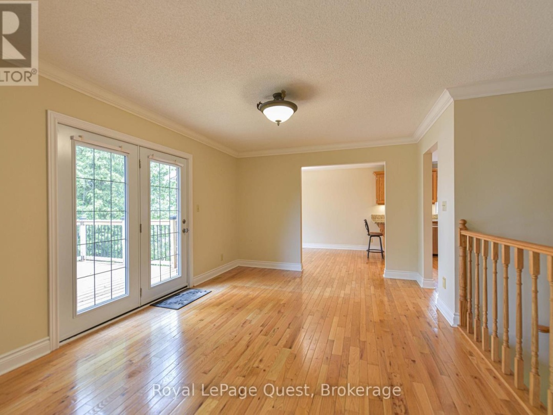 27 HEYDEN AVENUE, Lake Simcoe