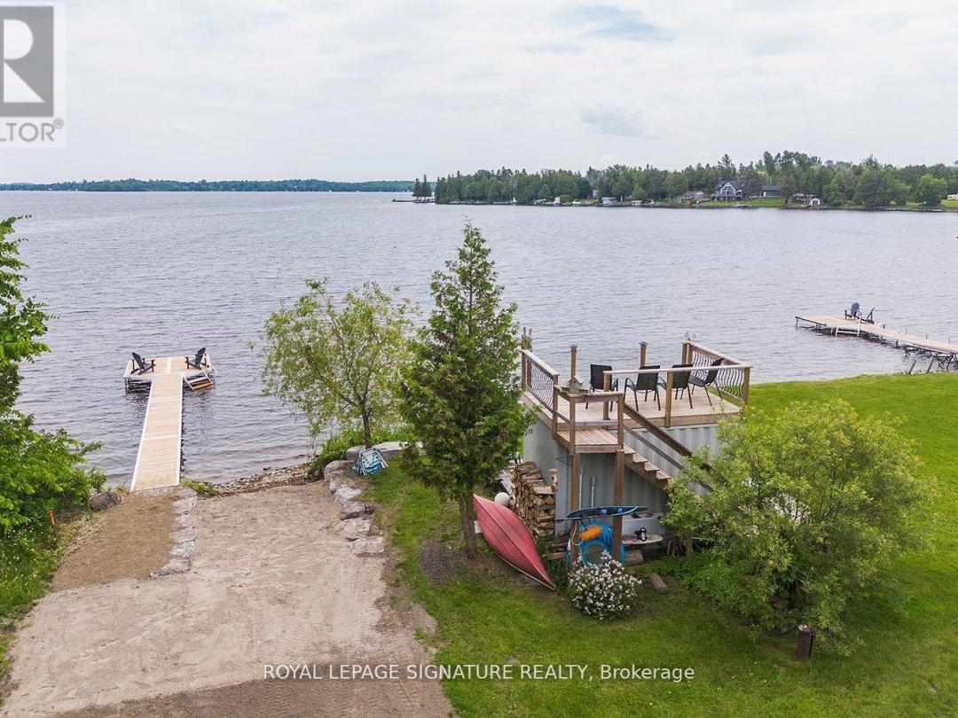 31 BLUE BAY LANE, Cameron Lake