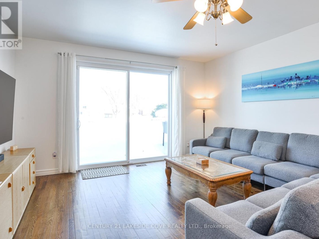 17 WILLOW CRESCENT, Lake Simcoe