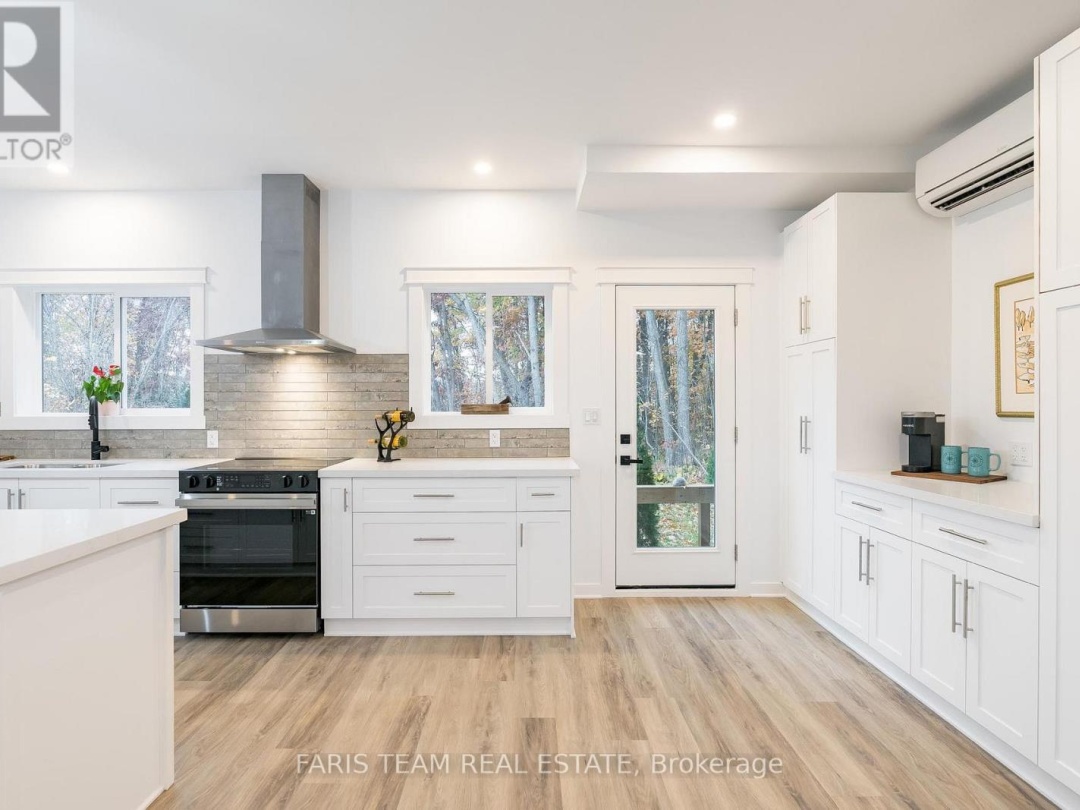 40 PORT SEVERN ROAD N, Georgian Bay (Baxter)