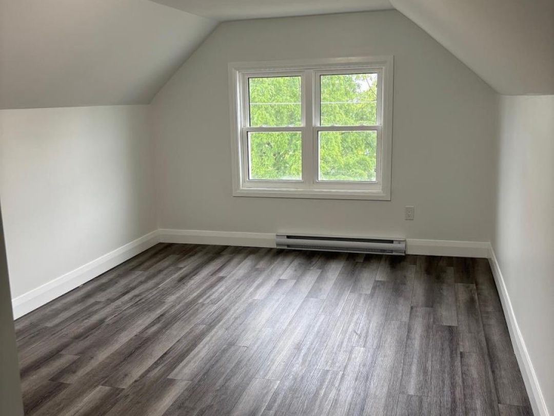 90 COLDWATER ROAD W, 