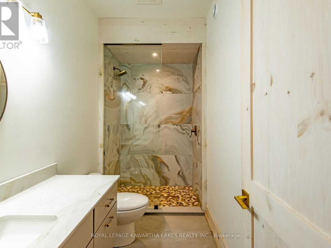 104 MOON LINE ROAD N, 