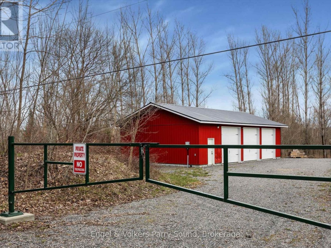 185 LOCH ERNE ROAD, Vowel Lake
