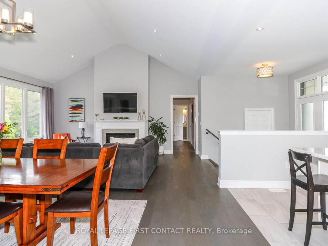 2066 ELANA DRIVE, Severn (Marchmont)