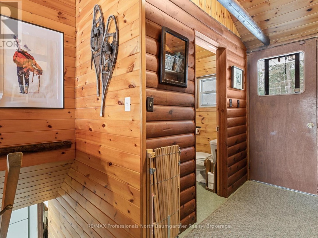 1012 COULSON LANE, Gooderham Lake