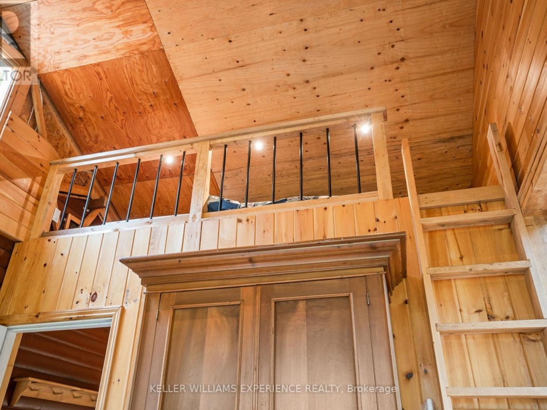 1049 ELSIE BAY DRIVE, Horseshoe Lake