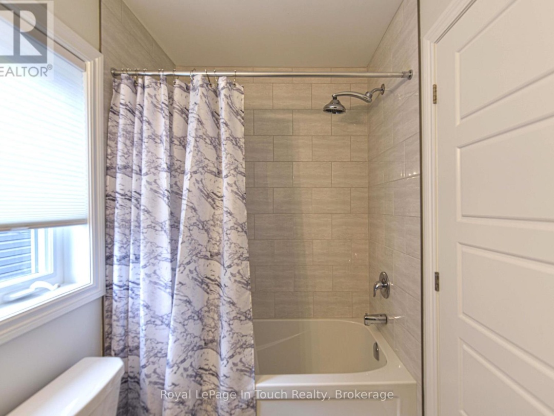 45 Ralph Dalton Boulevard, Tay (Victoria Harbour)
