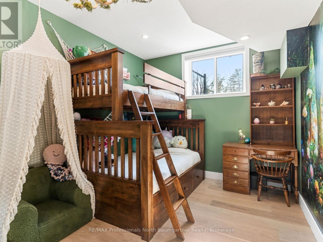 4318 GLAMORGAN ROAD, Haas Lake