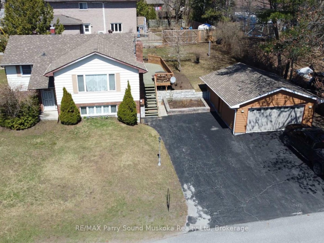 2 LAIRD DRIVE, Parry Sound