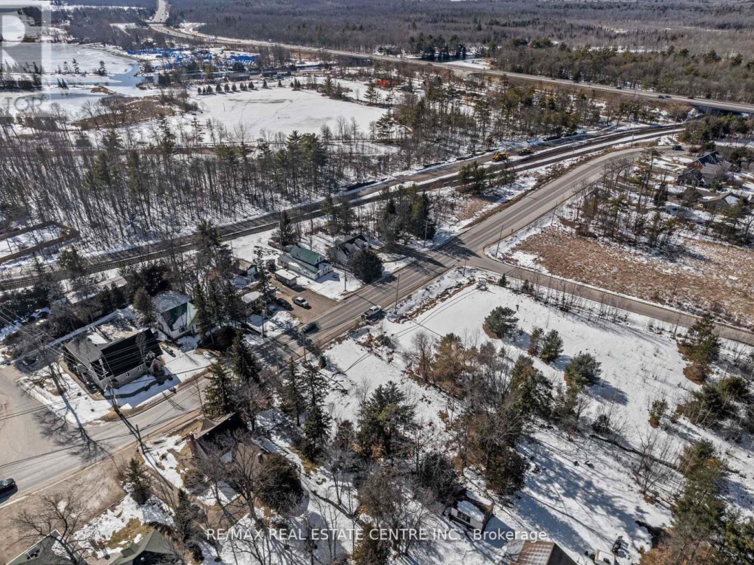 8299 County Road 169, Severn (Washago)