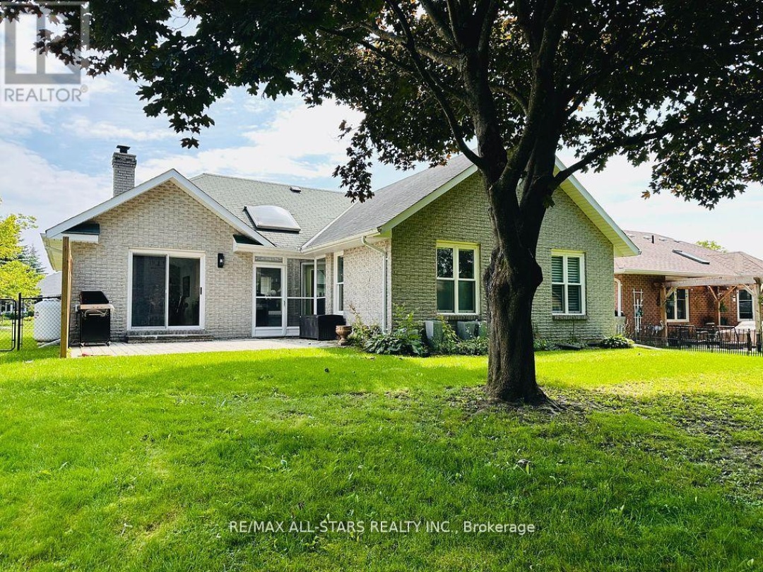 36 RUSSELL HILL ROAD, Kawartha Lakes (Bobcaygeon)