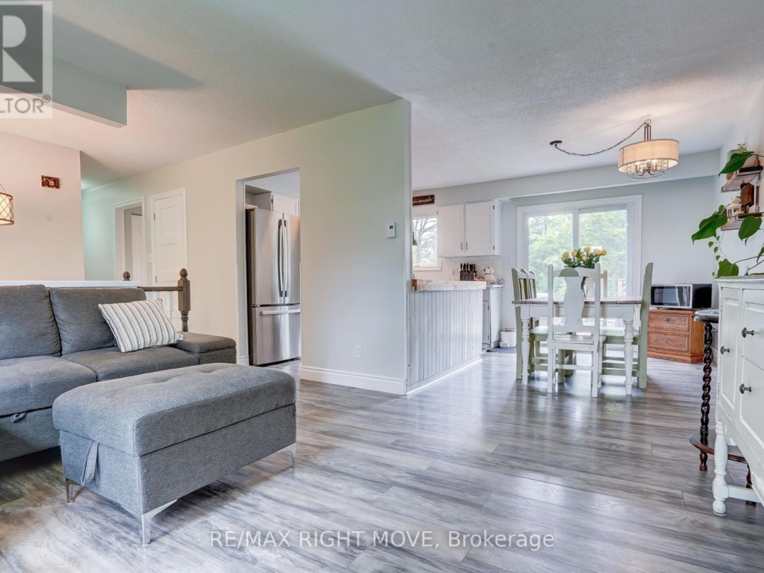 2268 THOMSON CRESCENT, 