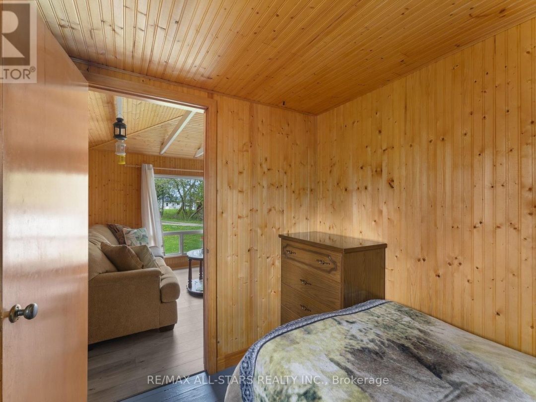 3 REGATTA STREET, Sturgeon Lake