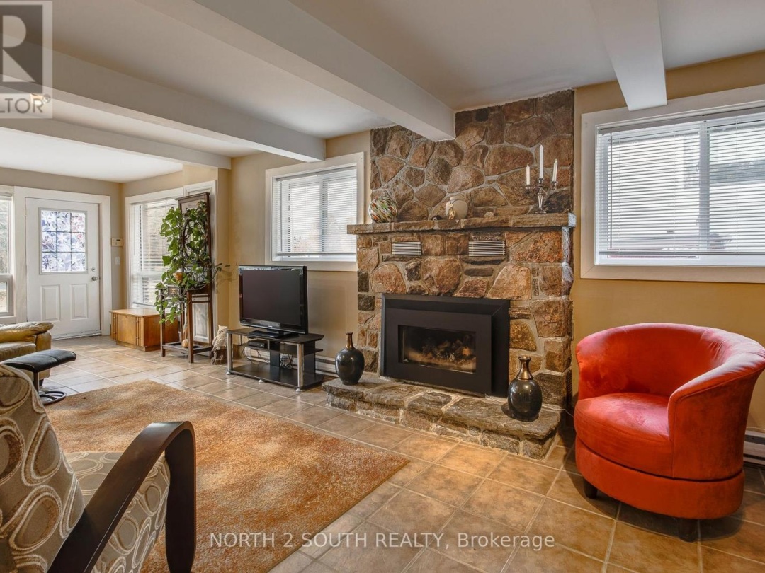 2512 HONEY HARBOUR ROAD, Georgian Bay (Baxter)