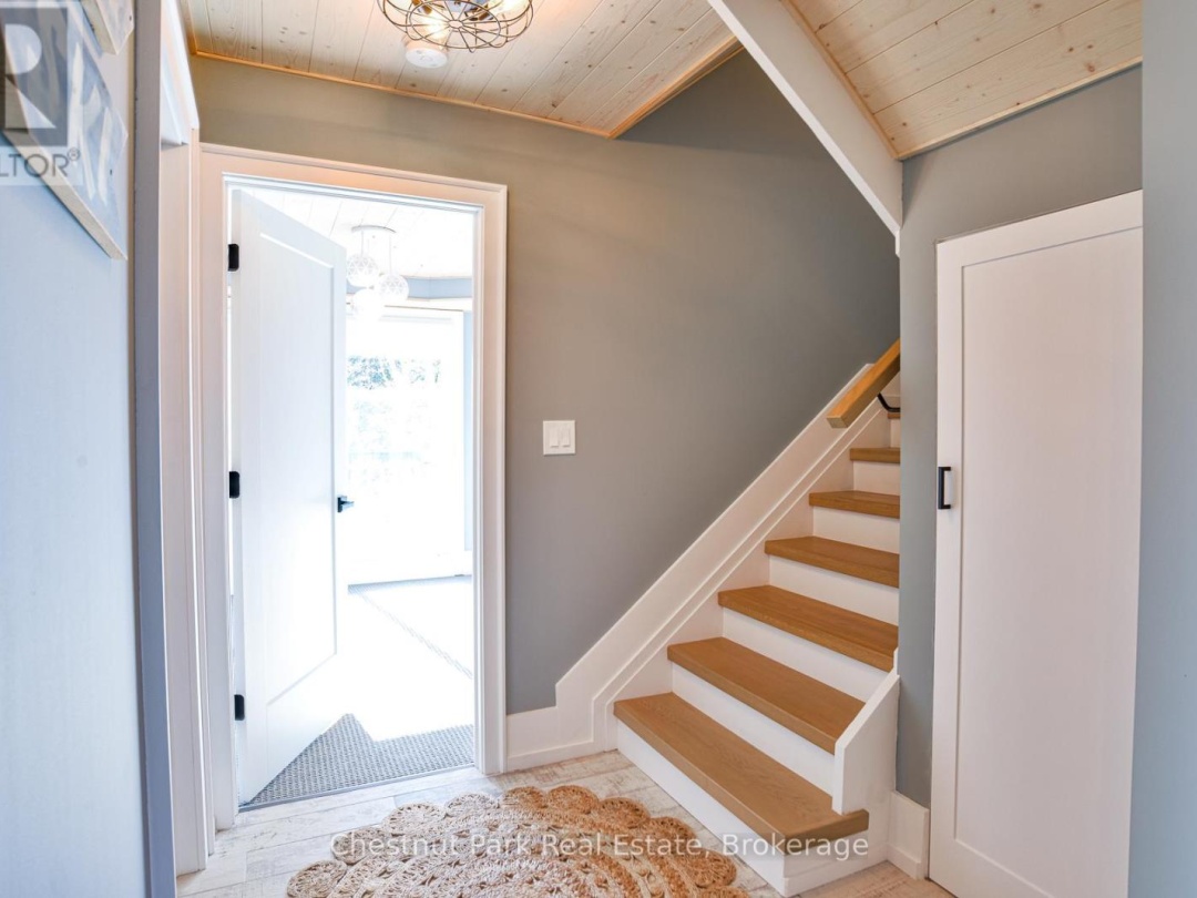 4 TURNER DRIVE, 