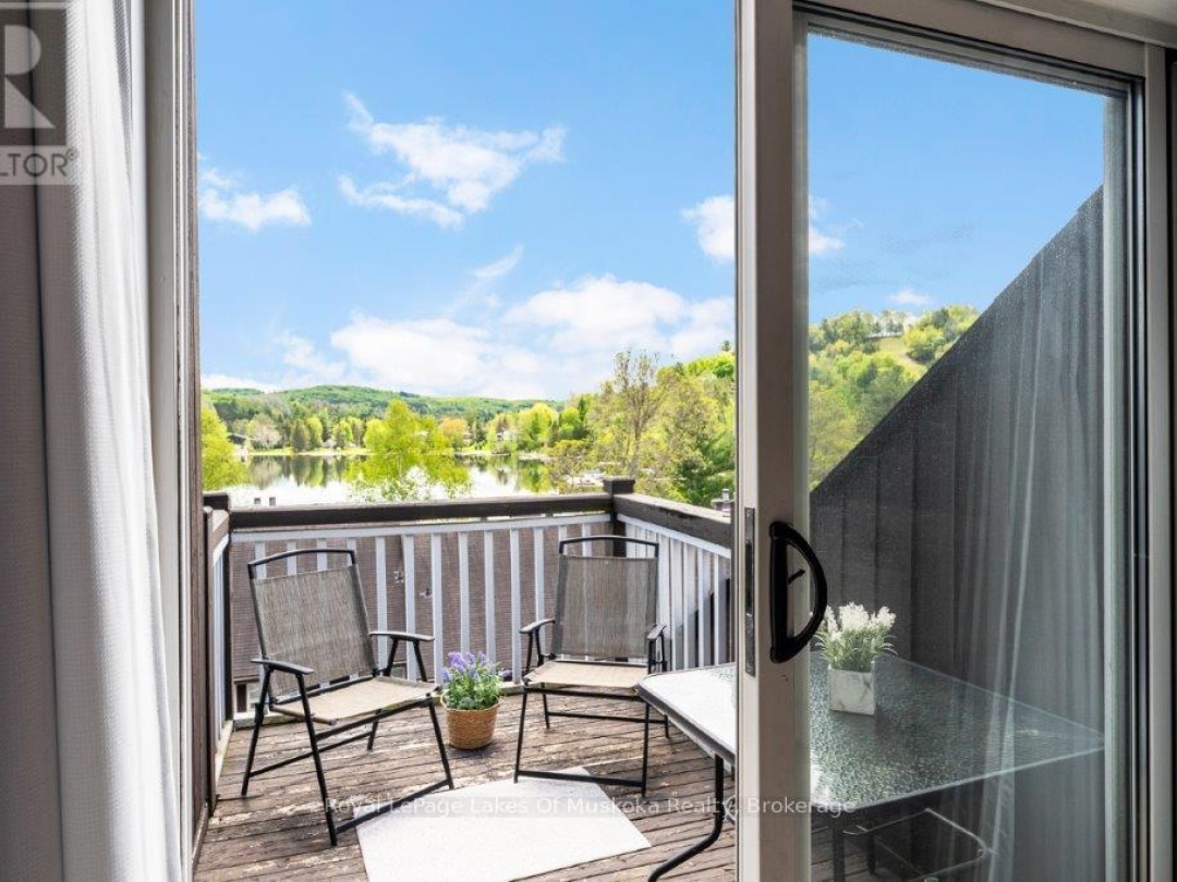 30 TURNER DRIVE, Peninsula Lake