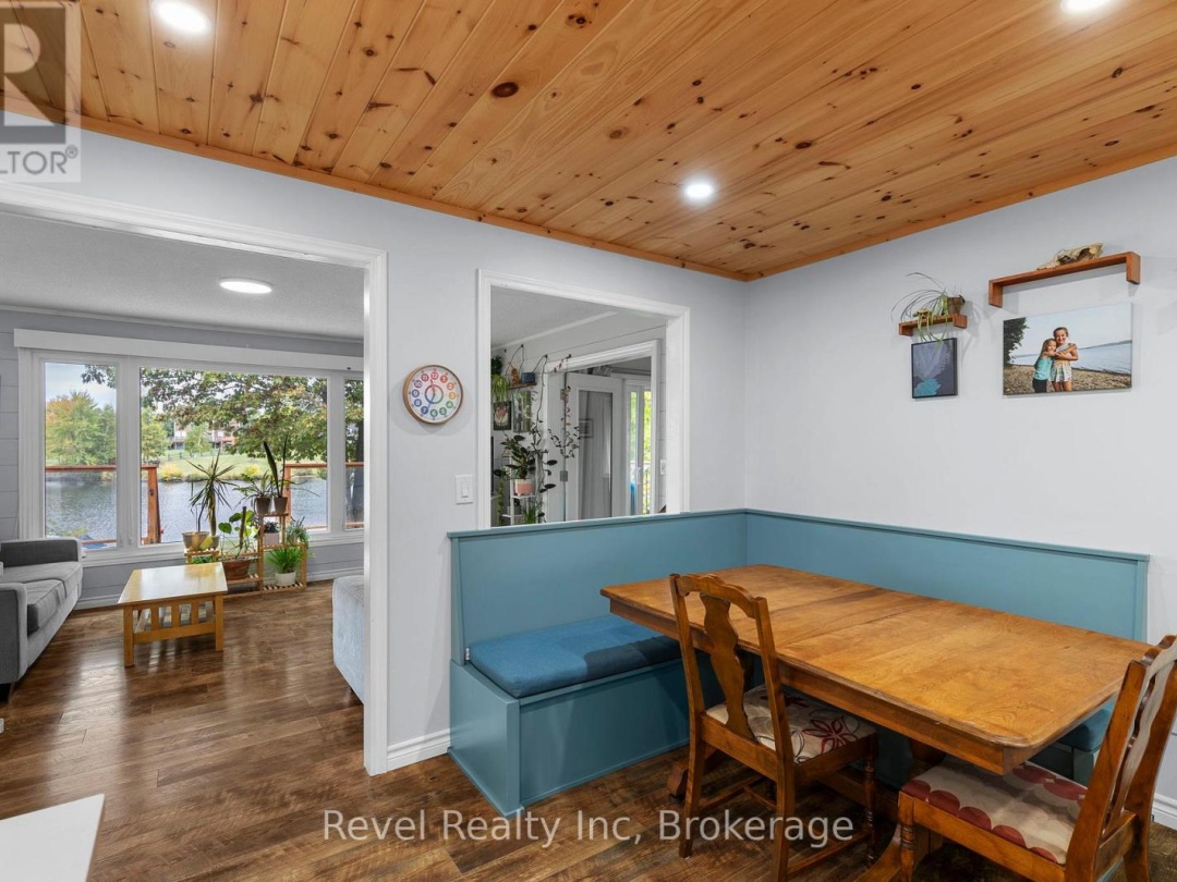 210 BURNETT'S ROAD, Manitouwabing Lake