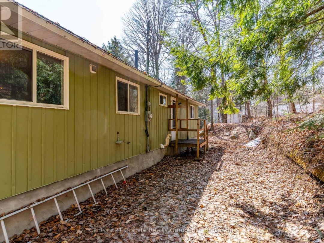 6087 HALIBURTON LAKE ROAD, Haliburton Lake