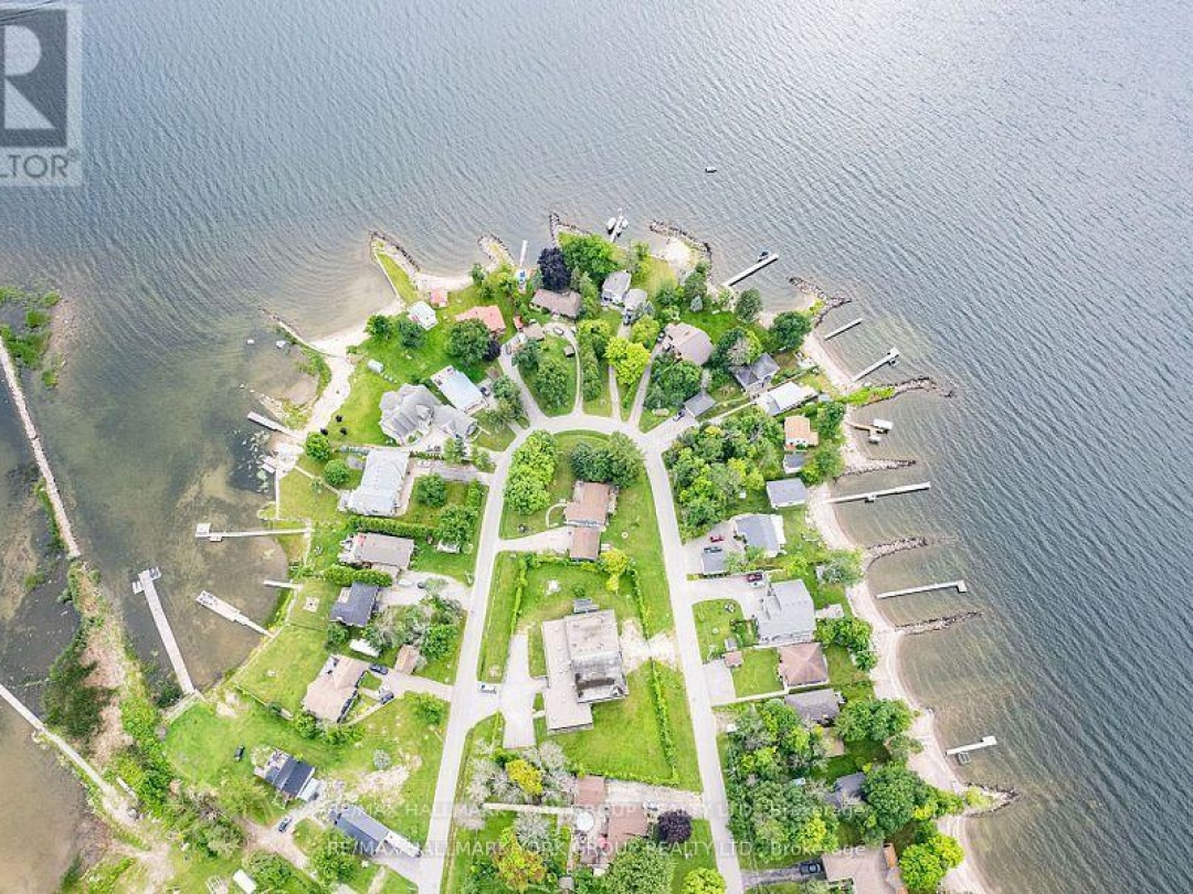 42 LIGHTHOUSE CRESCENT, 