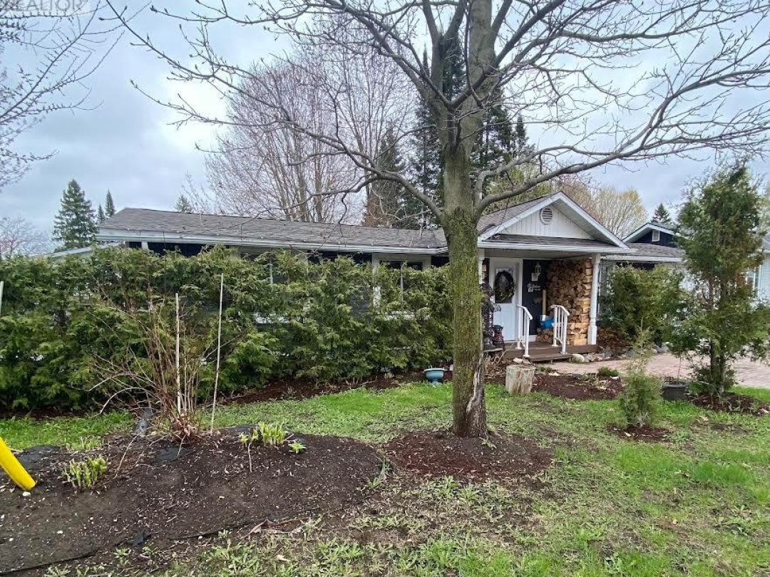 25 WELLINGTON STREET, Bracebridge (Macaulay)