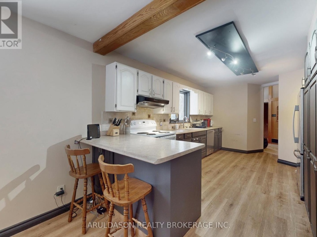 1208 BIRCHCLIFFE CRESCENT, Severn