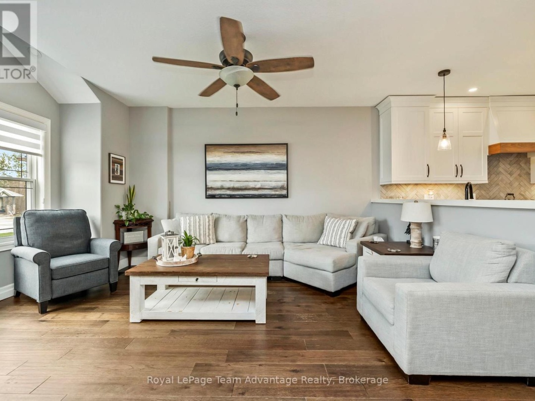 8 AVERY COURT, Parry Sound