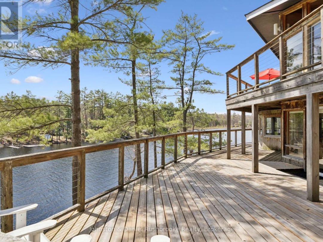 1052 NORTH SUNSET BAY ROAD, Lake Muskoka