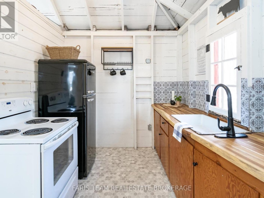 365 ROBINS POINT ROAD, 