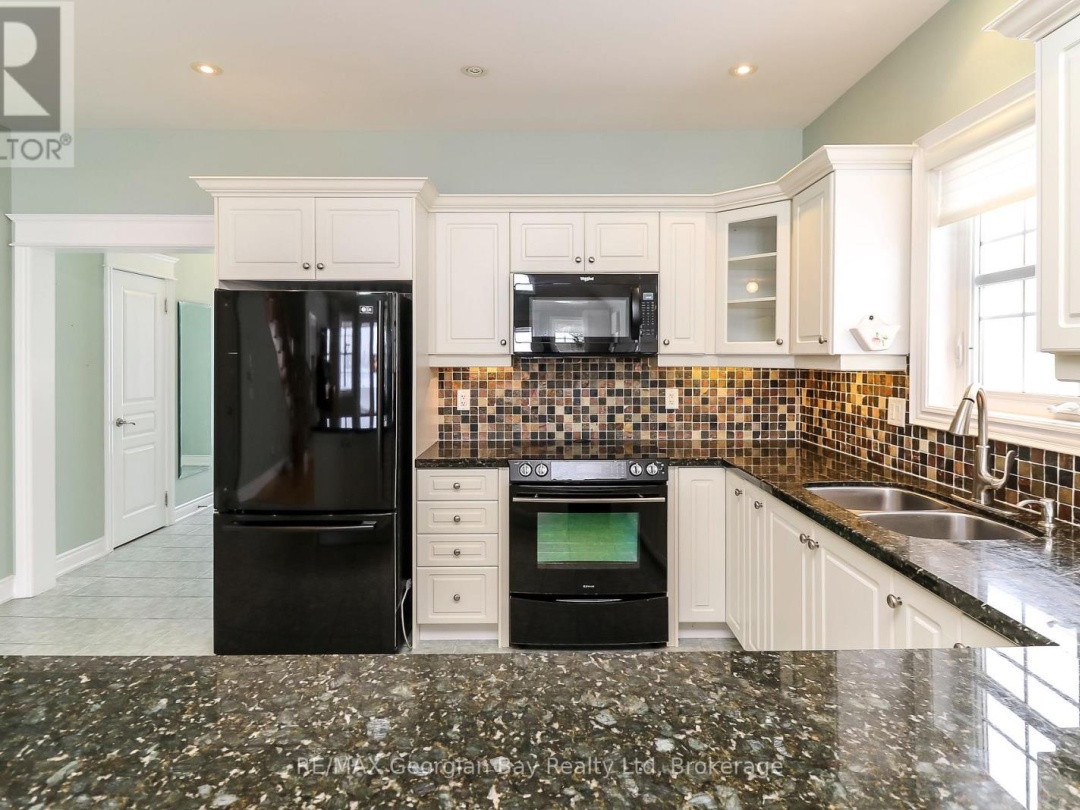 210 WYCLIFFE COVE, Georgian Bay