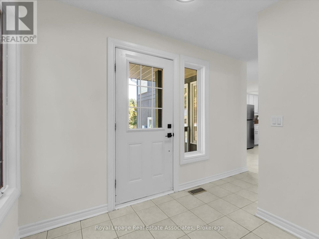 16 - 1581 HIDDEN VALLEY ROAD, 