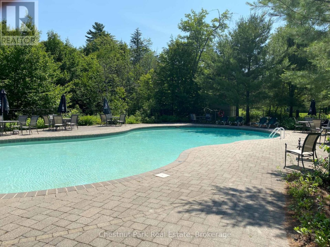 501 GLEN ABBEY WAY E, 