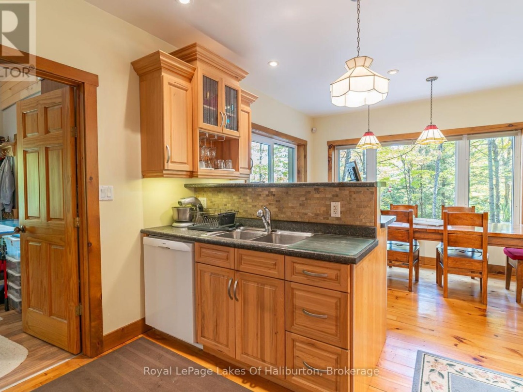 48 RUSSELL DRIVE, White Lake