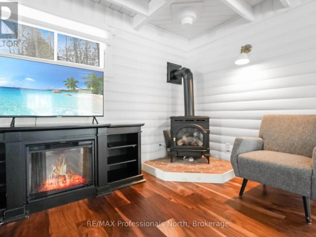 1044 SHANAHAN TRAIL, Horseshoe Lake
