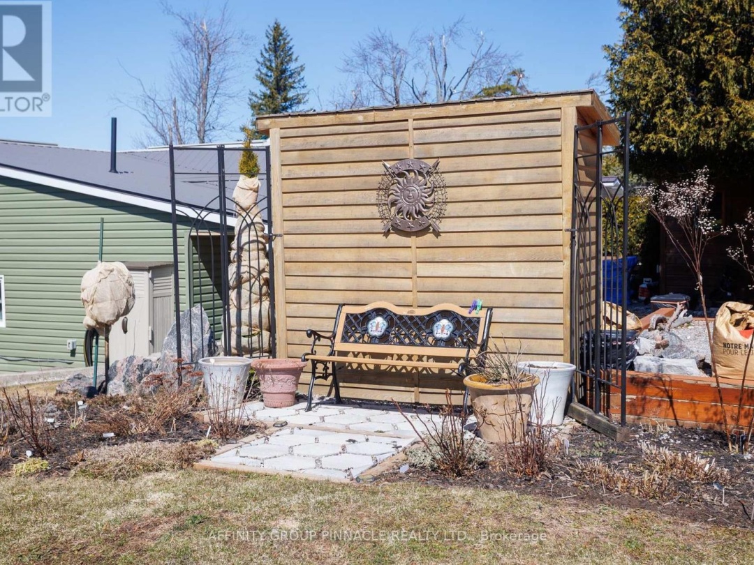 14 ORIOLE ROAD, Cameron Lake