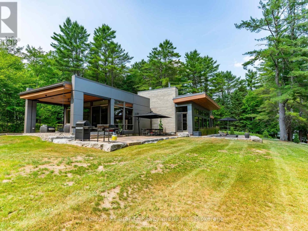 1085 GRACE ROAD, 