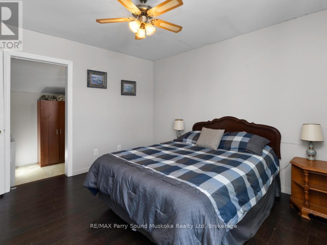 111 JAMES STREET, Parry Sound