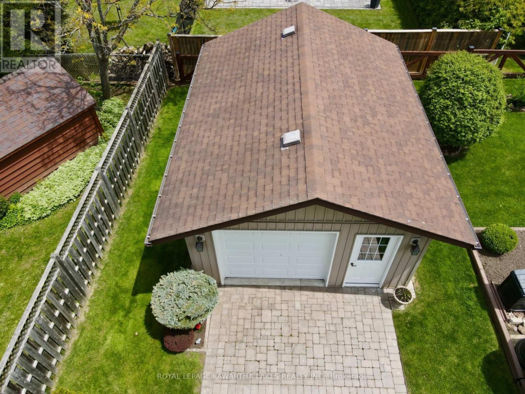 30 Grant Drive, Kawartha Lakes (Oakwood)