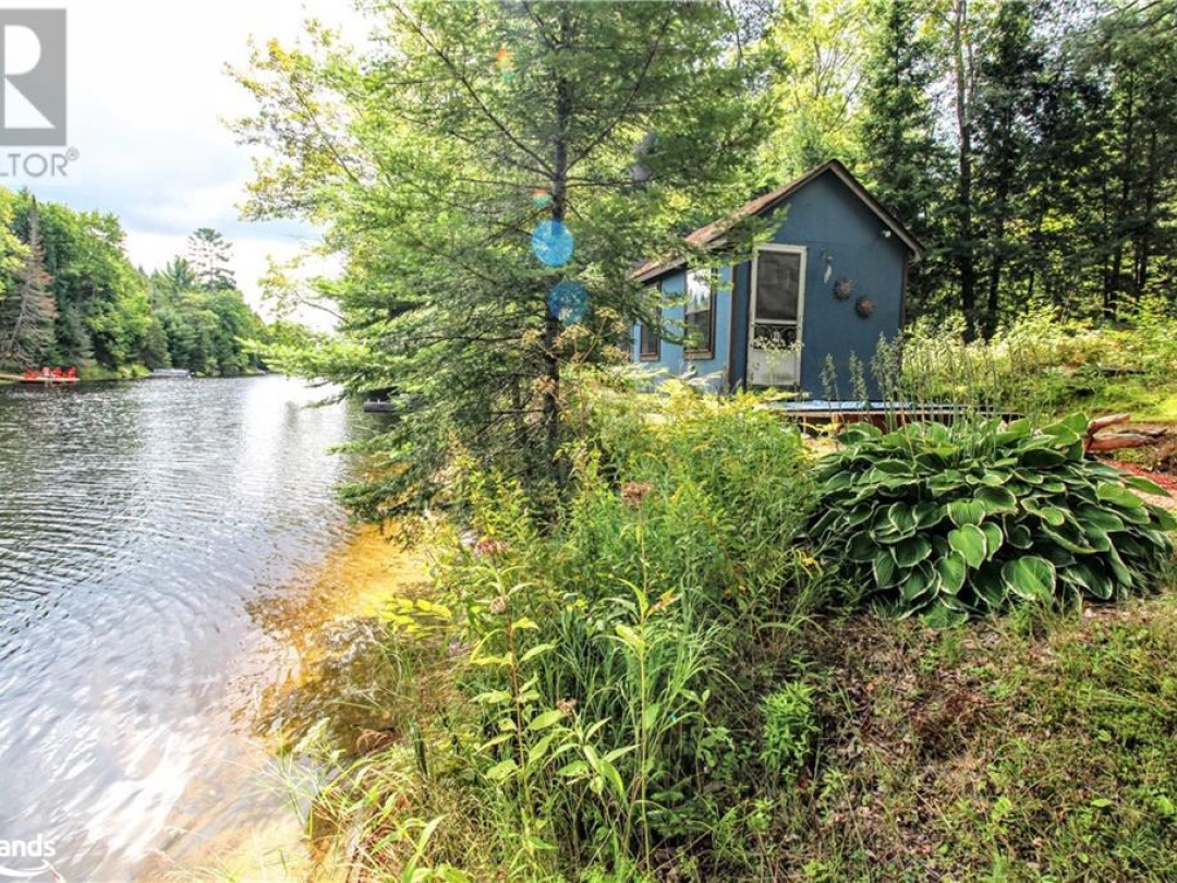 163 Bonnell Road, Muskoka River