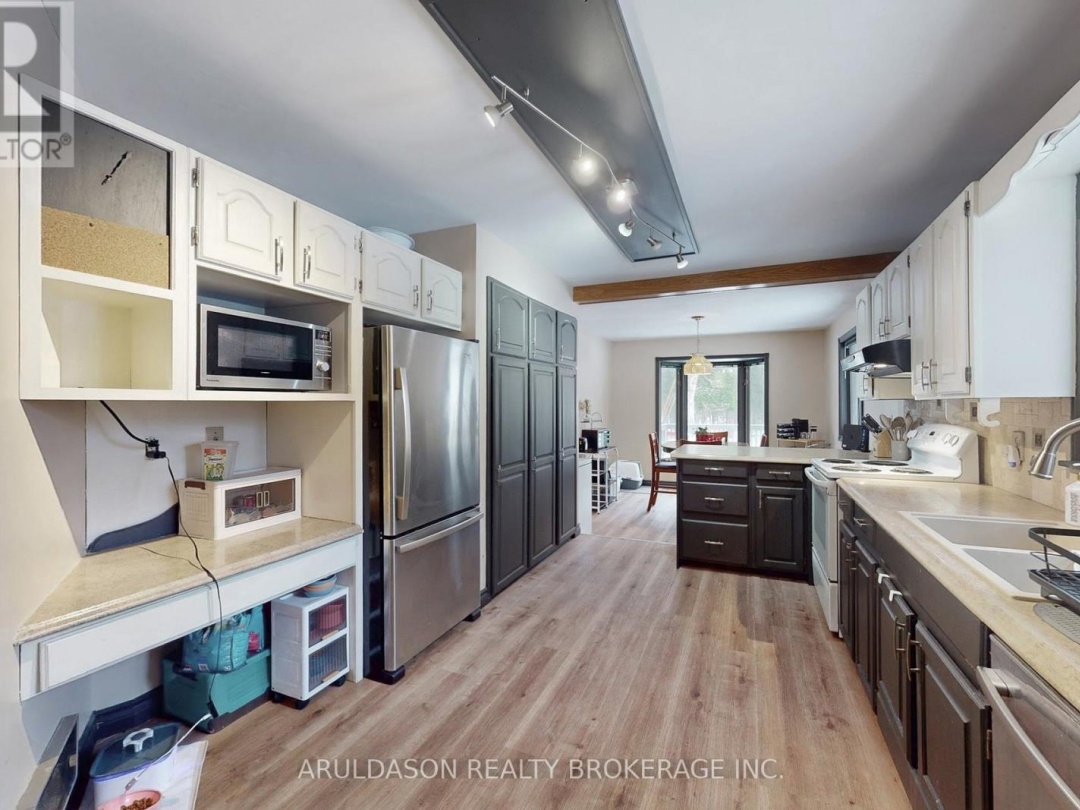 1208 BIRCHCLIFFE CRESCENT, Severn