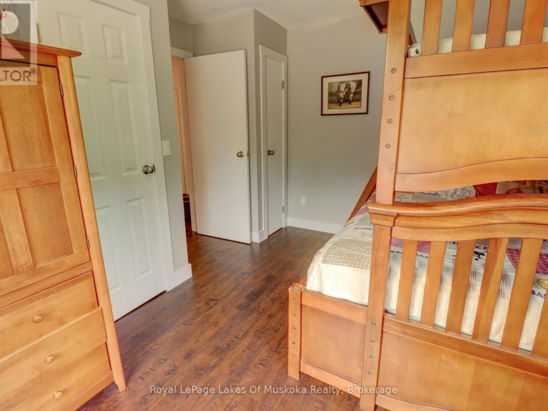 8 - 1561 HIDDEN VALLEY ROAD, 