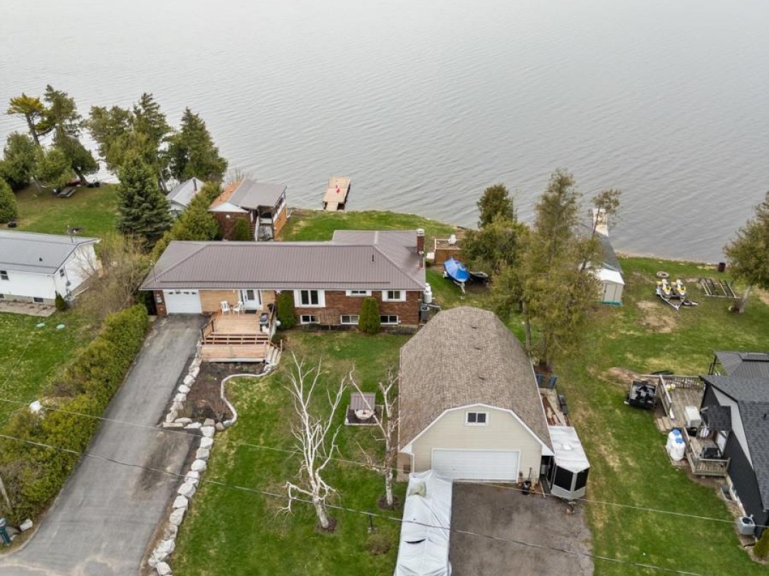 106 STARR BOULEVARD, Lake Scugog
