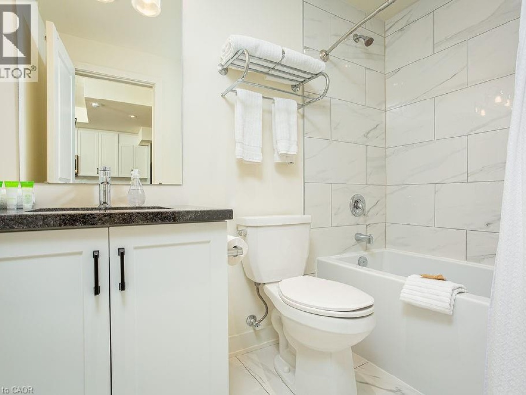 1869 MUSKOKA 118 Road W Unit# BTV-105, Lake Muskoka