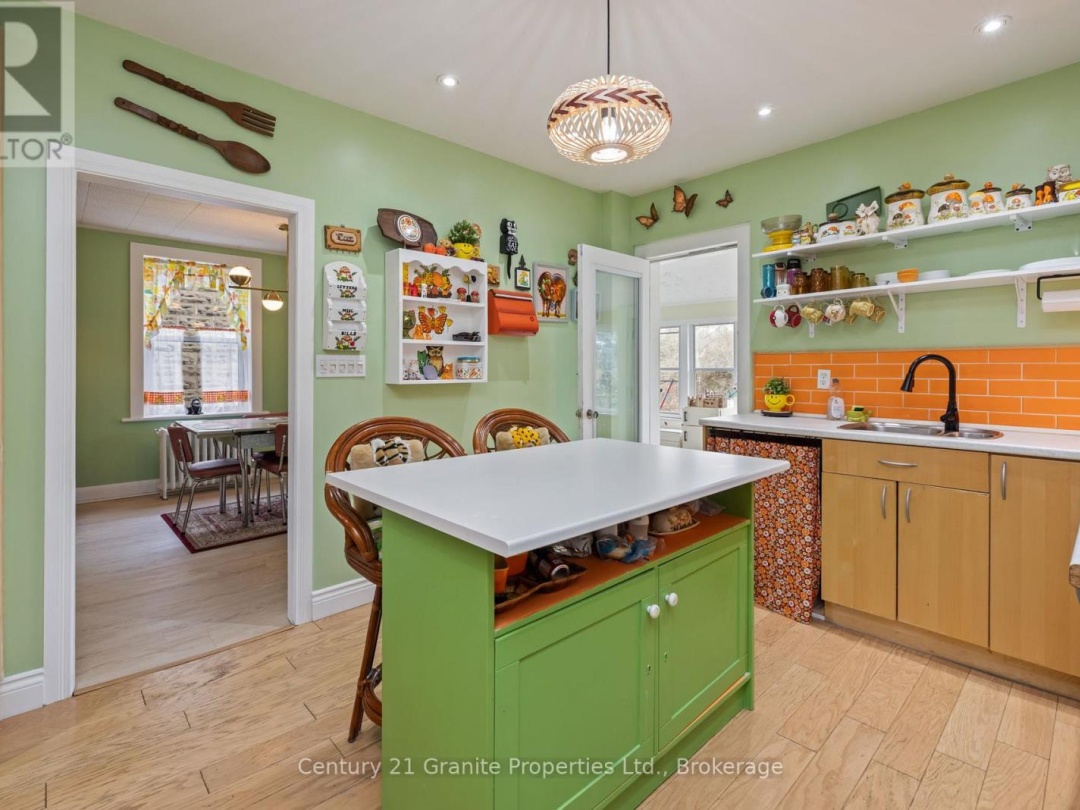 29 WILLIAM STREET, Parry Sound