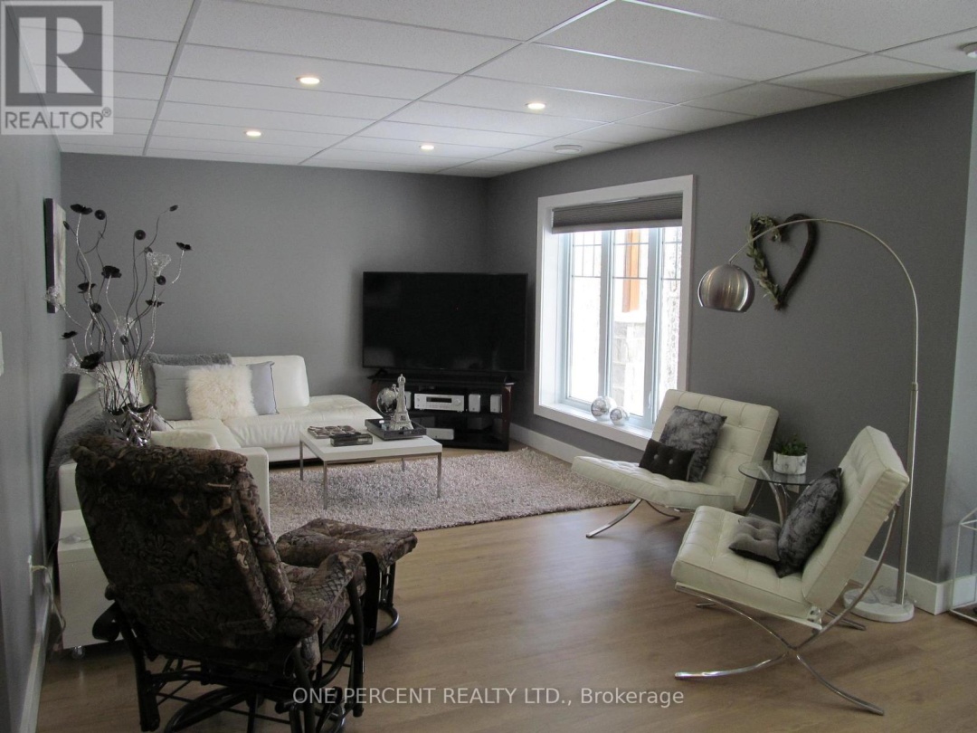 1333 WALKER LAKE DRIVE, Lake of Bays (Sinclair)