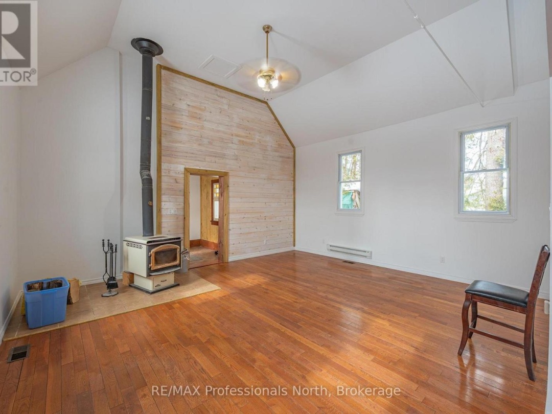 4 DICKSON STREET, Kawartha Lakes (Kinmount)