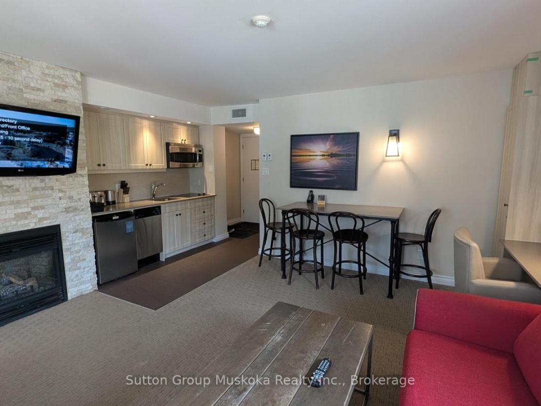 52-207 - 1235 DEERHURST DRIVE, Peninsula Lake