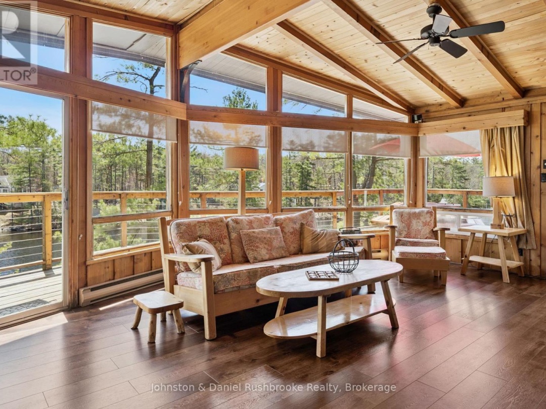 1052 NORTH SUNSET BAY ROAD, Lake Muskoka