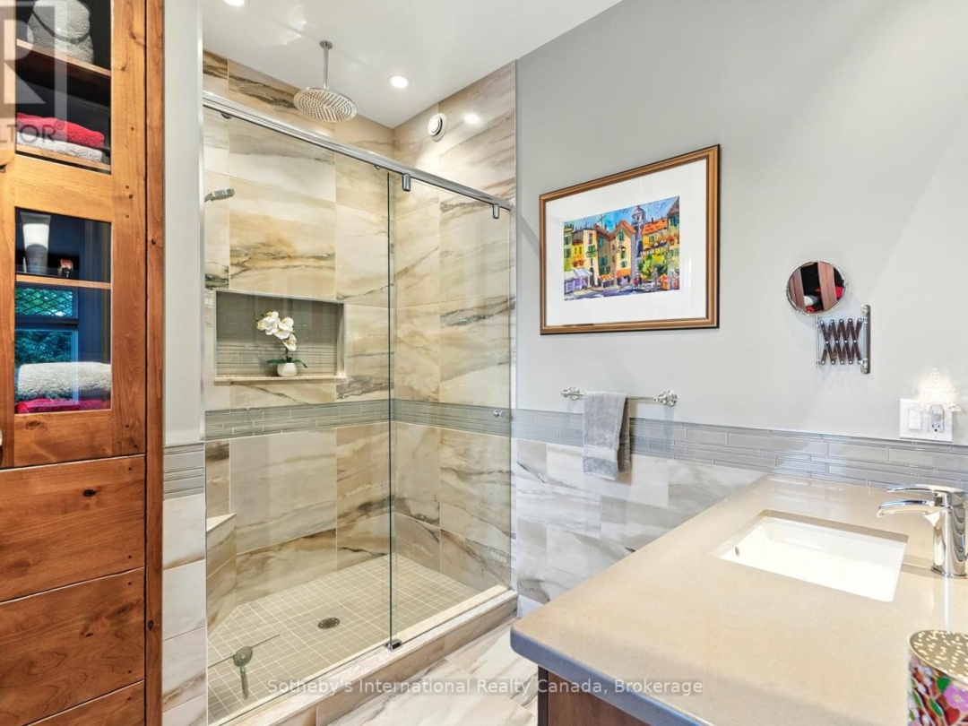 153 CREIGHTON STREET S, Lake Simcoe